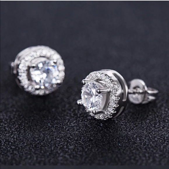 New Women’s 925 Silver Round Cut Diamond Earrings - Picture 3 of 5
